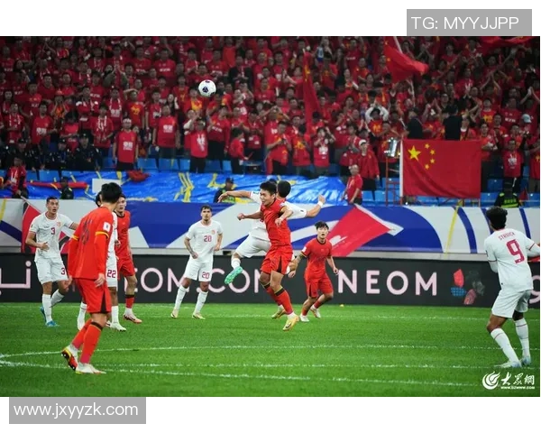 中国U16少年足球队迎战澳大利亚全力争胜展现青春风采与拼搏精神